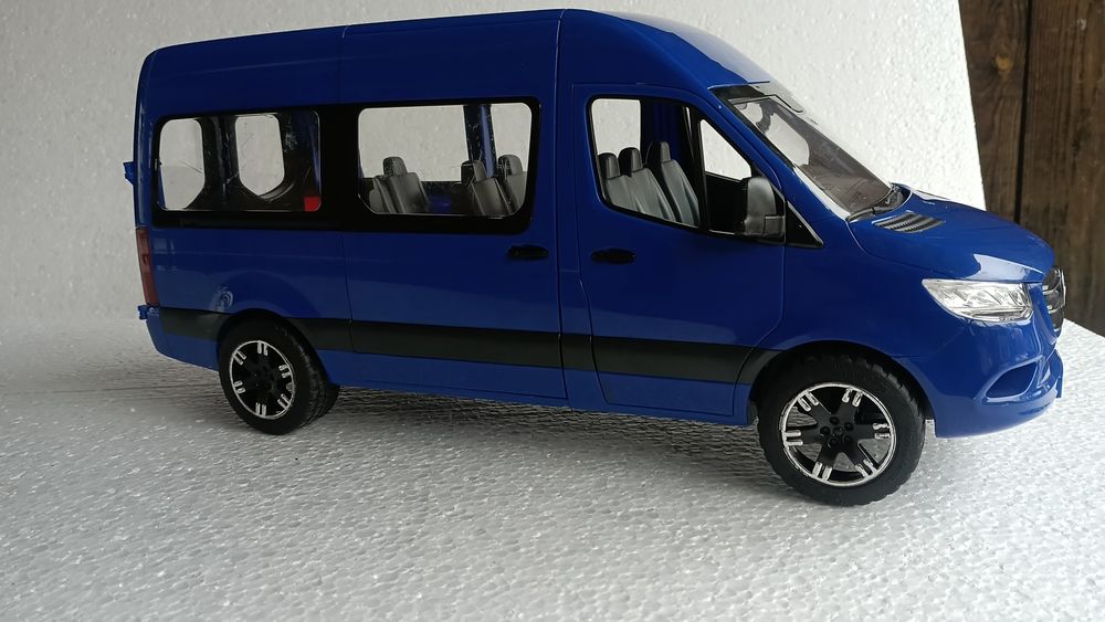 Автобус брудер спрінтер