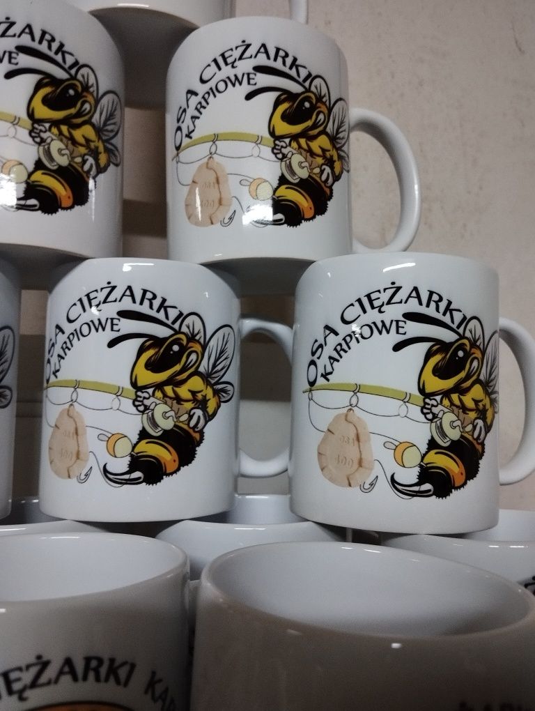 Kubek z własnym logo, zdjecie personalizowany