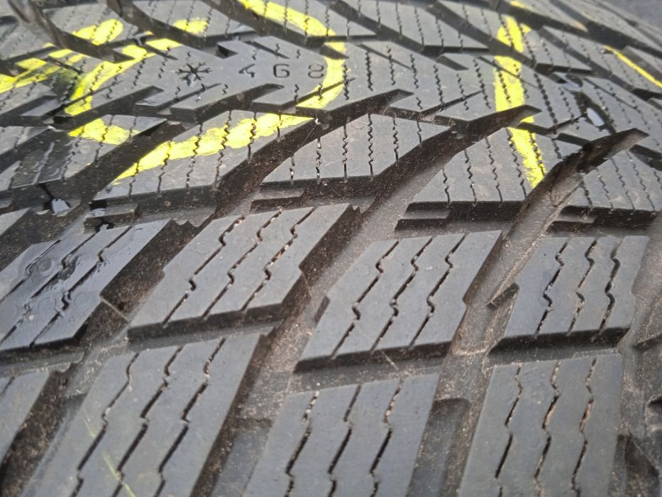 Одно распаровка зима 225.40.18 Nokian TYRES,21p,8mm.New.