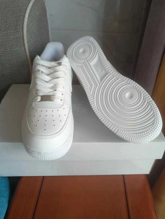 Biały Nike Air Force 1'07, rozmiar 40