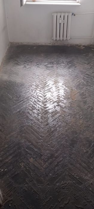 Usuwanie subitu lepiku smoły zrywanie parkietu