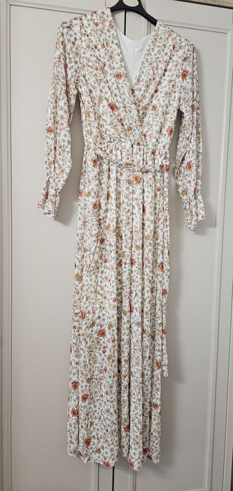 Nowa długa sukienka