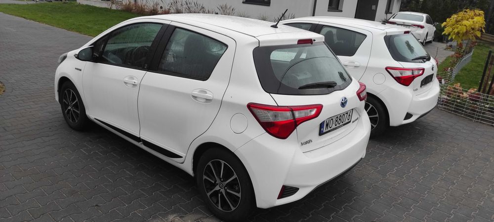 Toyota Yaris 1.5 Hybryd b. wyposaż,. bezwypad, super stan 69 tys. km