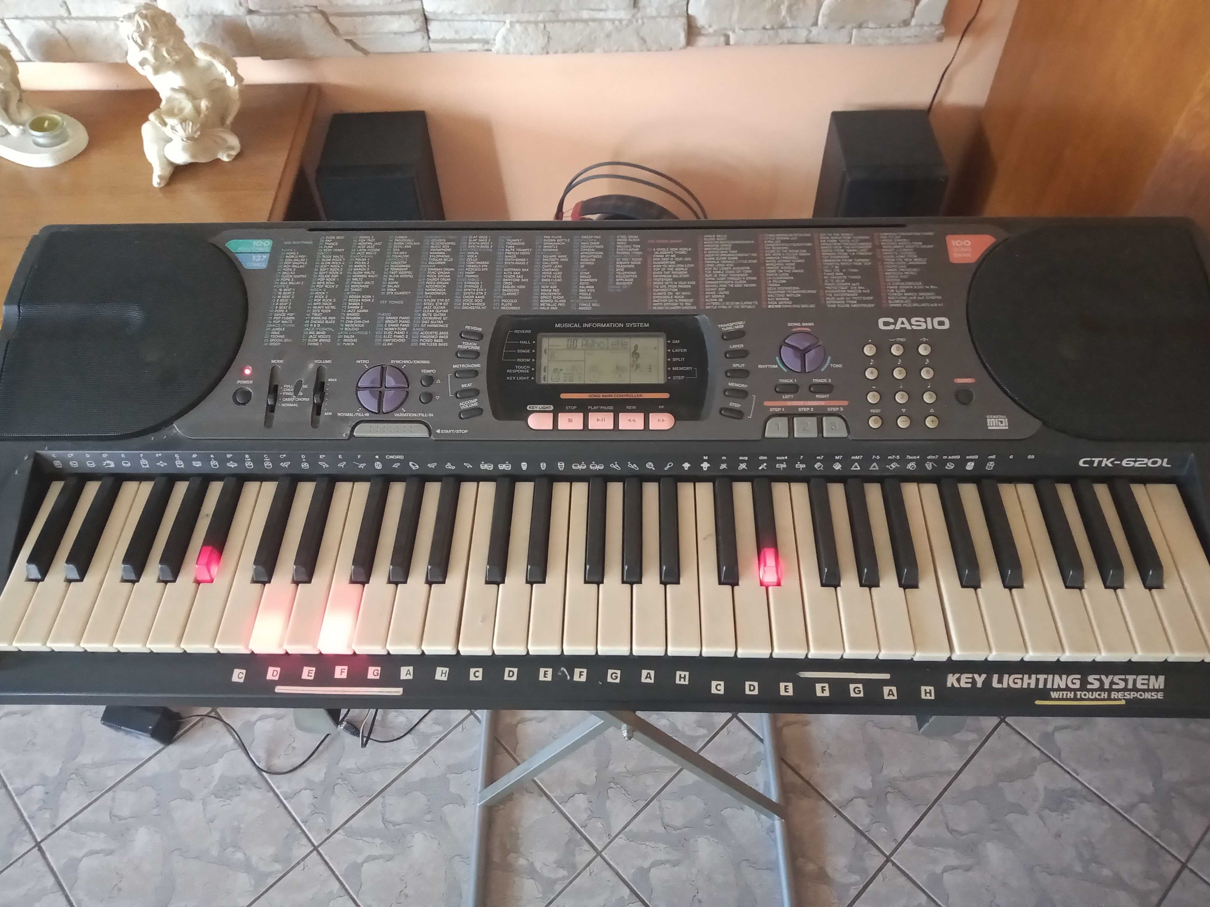 keyboard Casio CTK-620L ze stojakiem