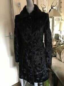 Черное женское пальто из искусственного меха Oasis Размер М.40Р