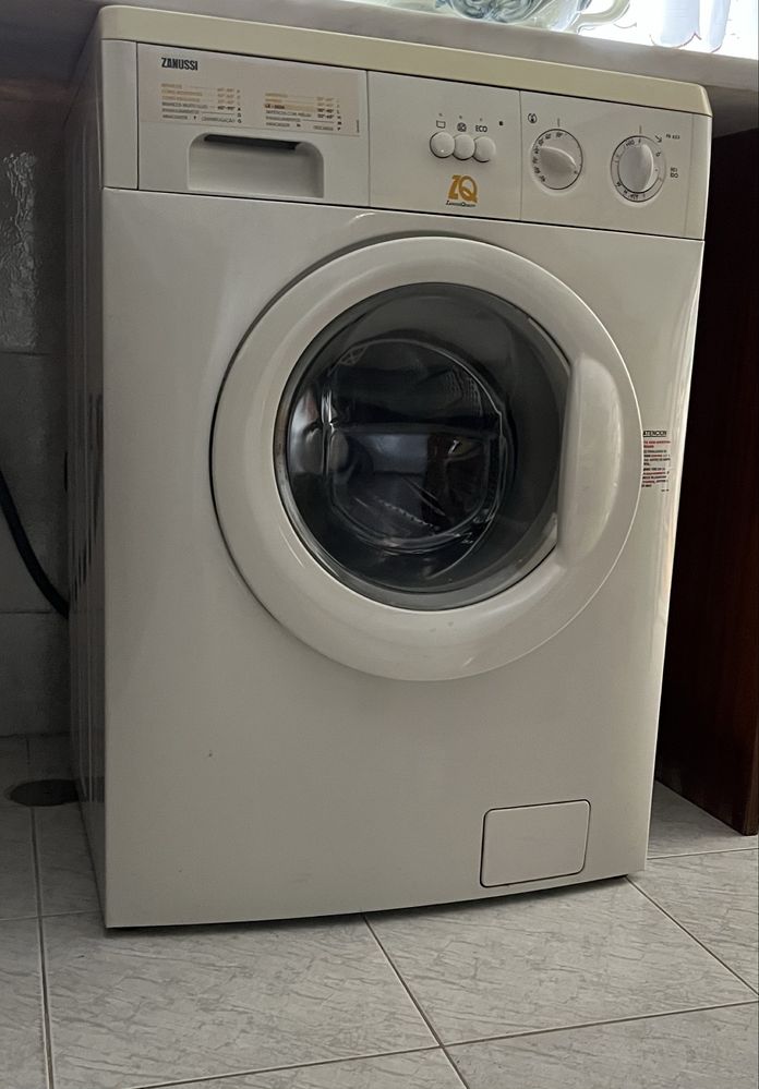Maquina de lavar roupa Zanussi