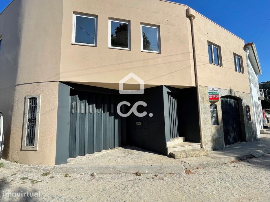 Armazém para Arrendamento em Landim - 240m² | Excelente Localização