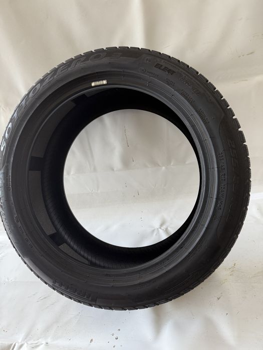 255/45/19 Pirelli Sottozero 3 Elect TO 104W