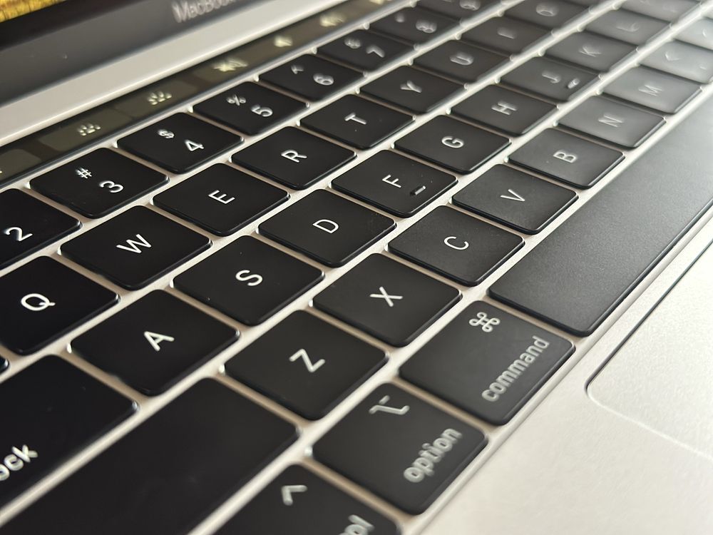 Apple Macbook pro new