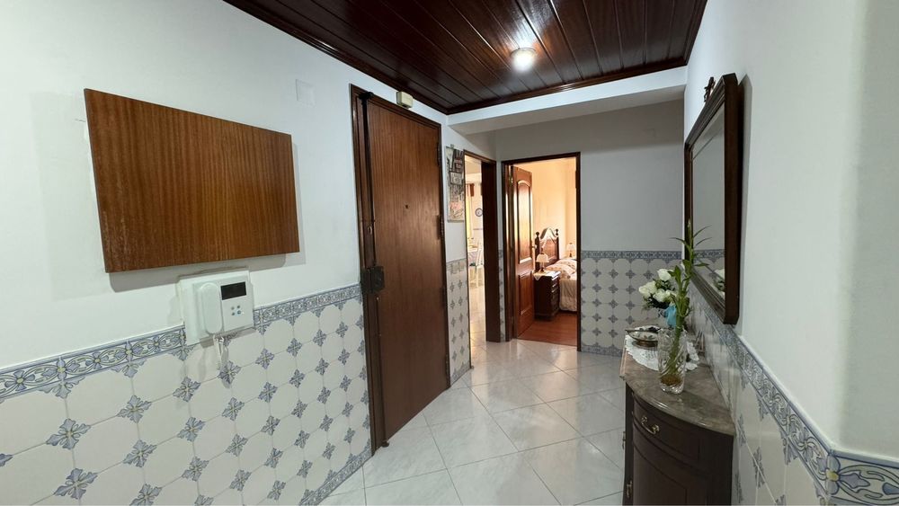 Quarto 450€ com despesas incluídas  p/ 1 pessoa - Almada centro