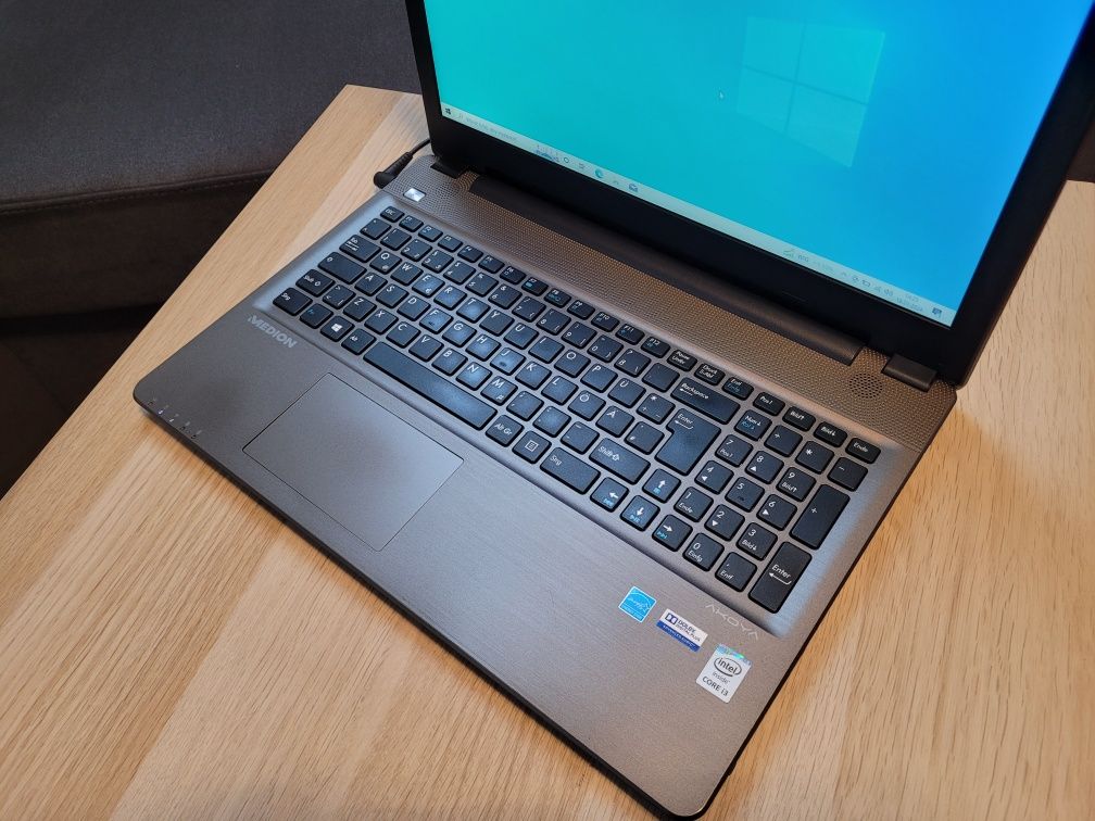 Laptop biznesowy Medion - Intel i3 / 4gb ram / dysk 500 / 15,6" /