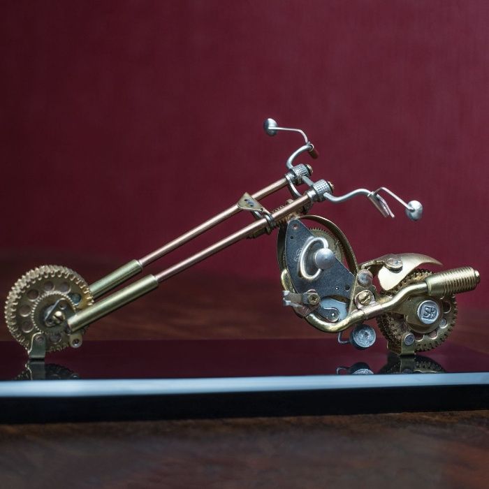 Уникальный сувенирный мотоцикл ручной работы в стиле стимпанк
