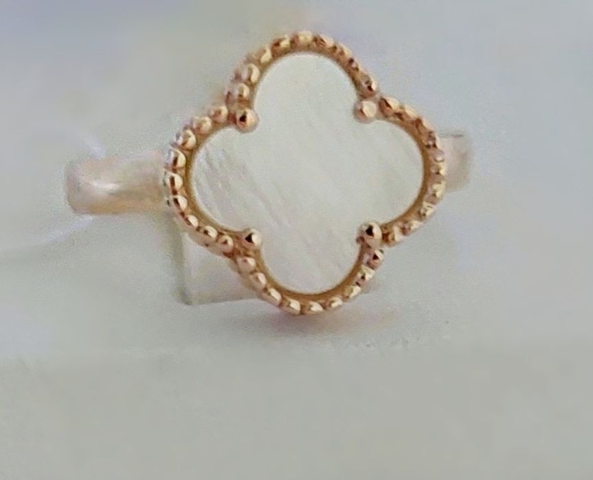 Золота каблучка "Конюшина Лайт" 585 проба нова