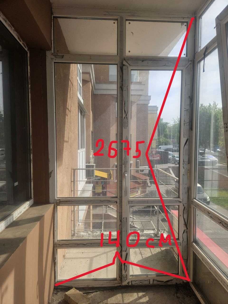В продажу металопластикові вікна 2 шт та металопластиковий балкон.