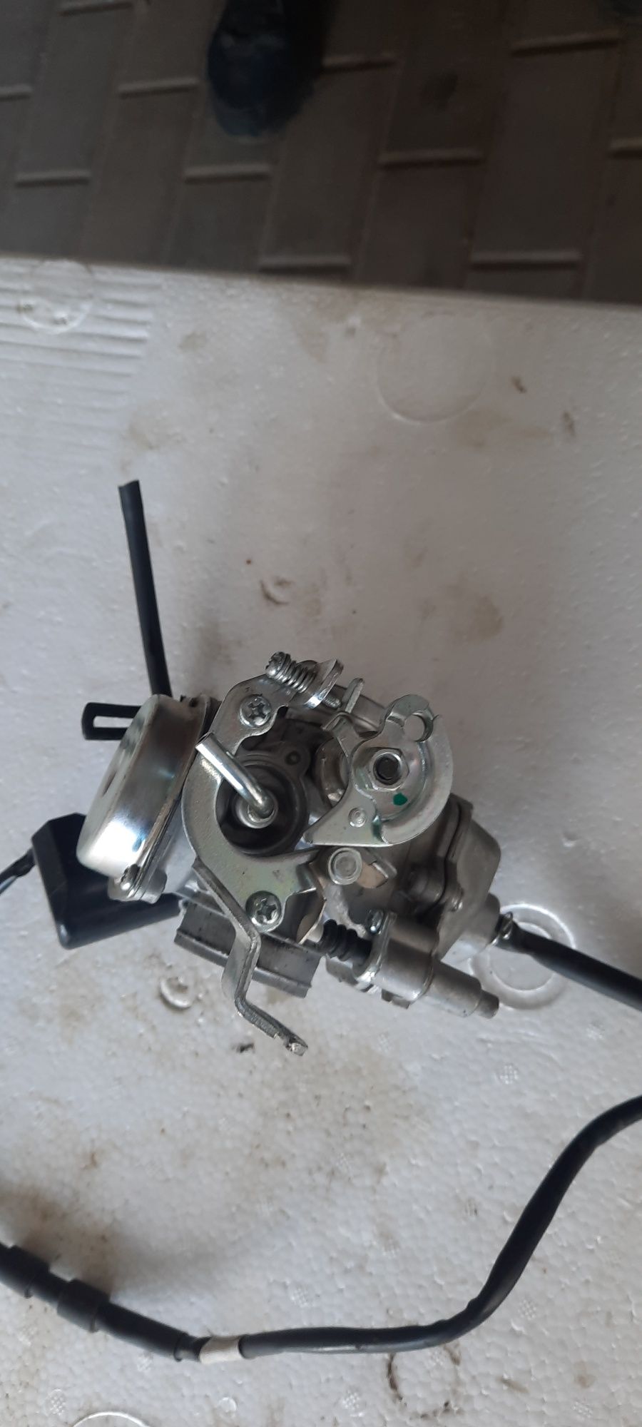 Sprzedam gaźnik elektroniczny 4T 50CCM