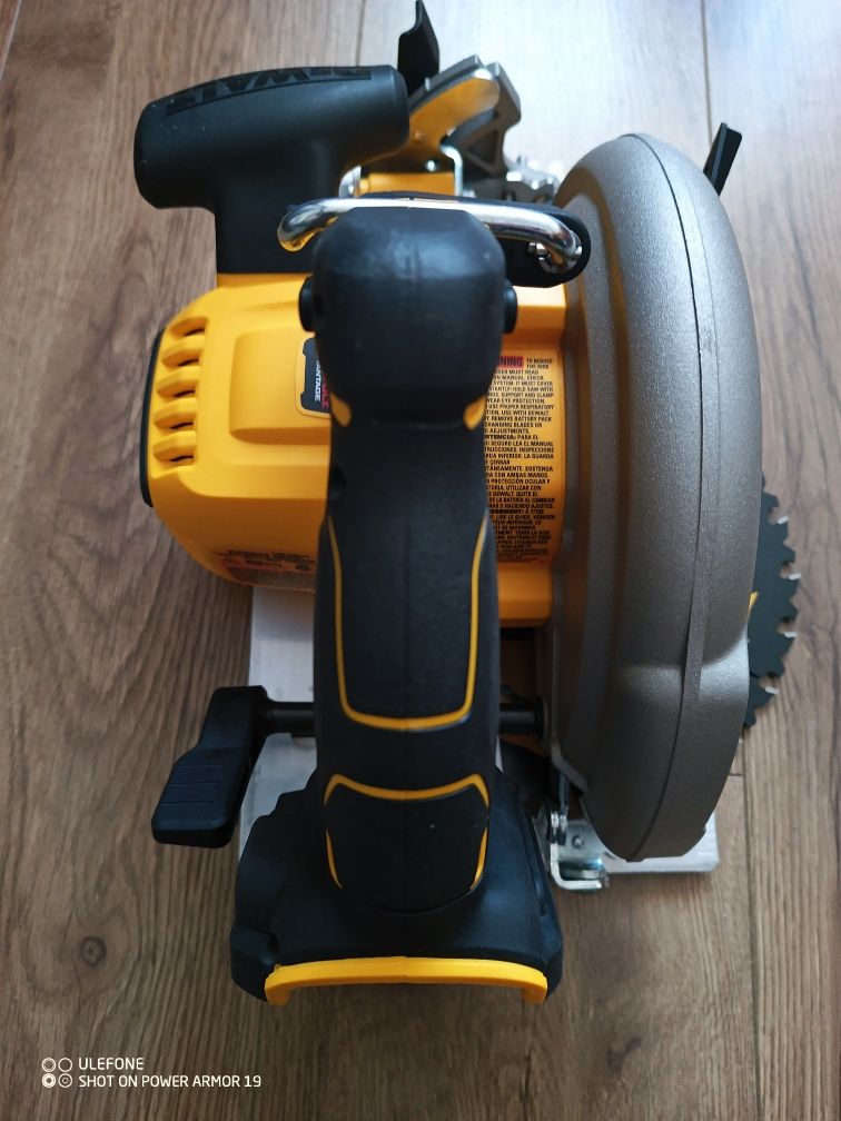 DeWalt DCS573 20V Max Brushless Circular Saw