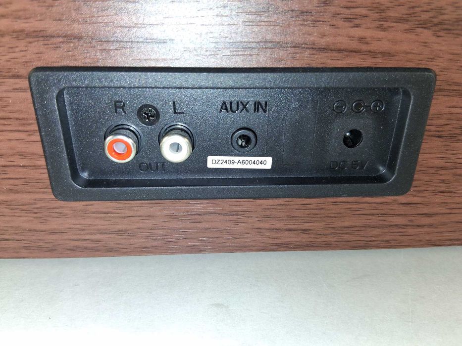 C253 Odtwarzacz A6 Retro Music System z USB i Głośnikami Styl Vintage