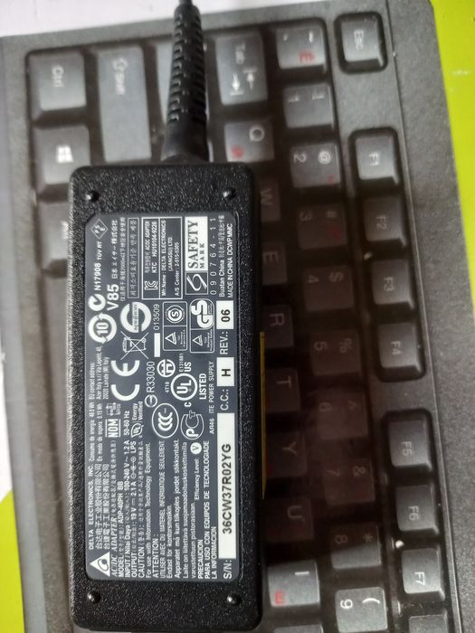 Блок живлення Acer 5.5*1.7  19v. 2.1A
