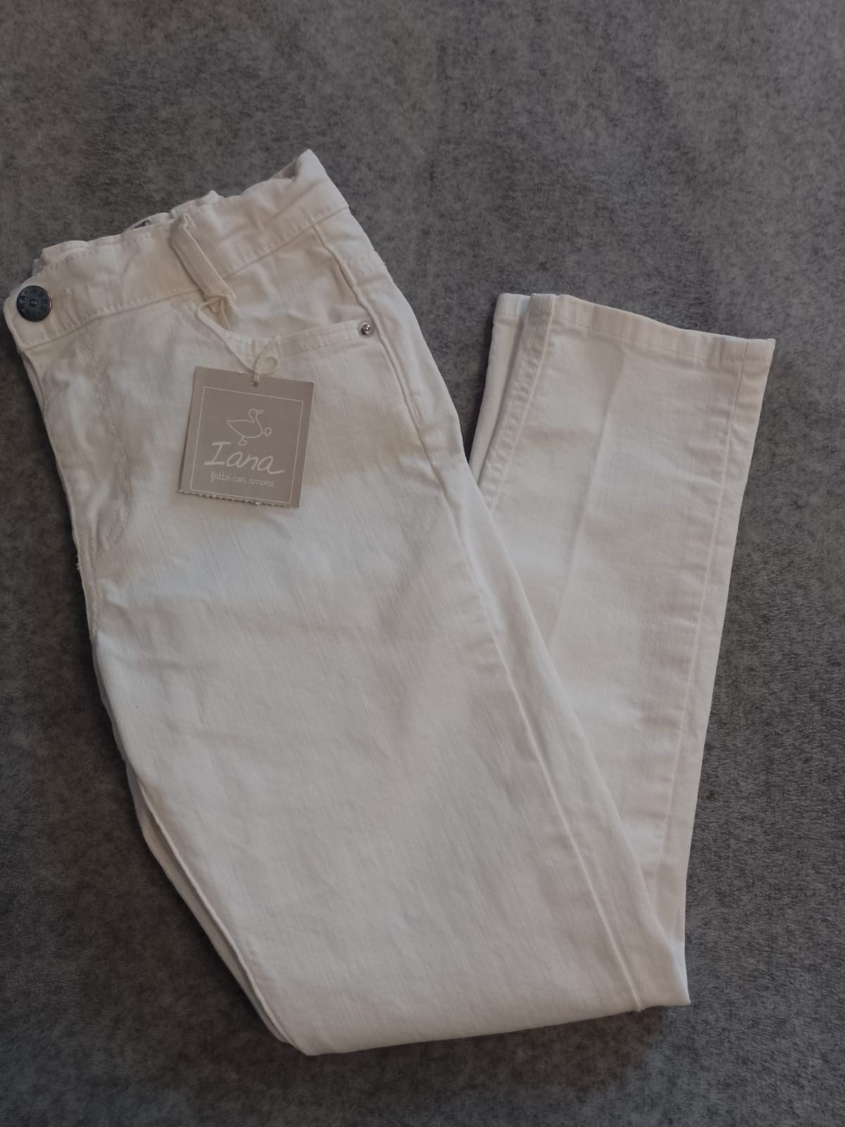 Nowe białe jeansy dla dziewczynki, rozm 134