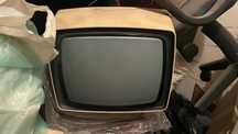 Monitor -stary znaleziony w piwnicy
