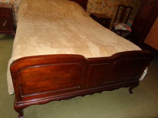 Cama de Casal em Madeira