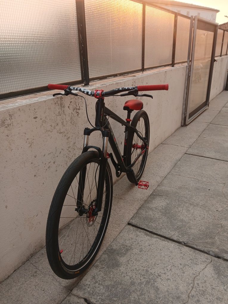 Bicicleta de wheelie(roda 29,para despachar o mais rápido possível)
