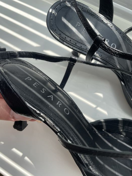 Туфлі мюлі чорні закритий ніс низький каблук pesaro