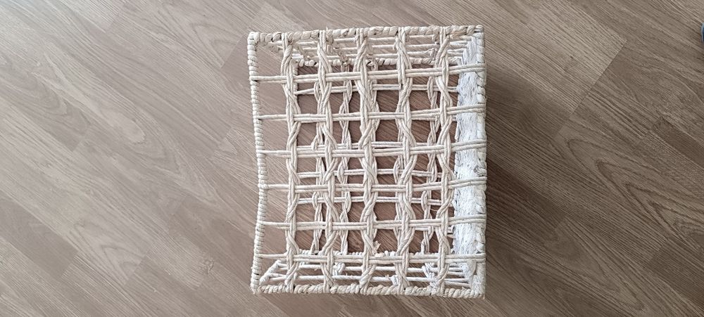 Cesta para livros, usado. Em bom estado