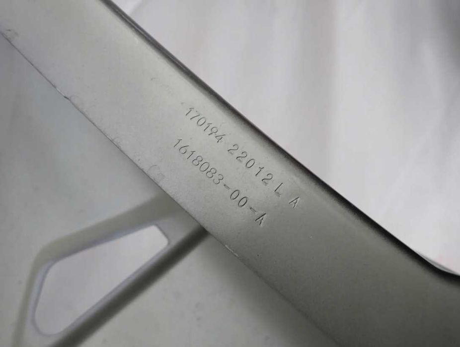 Крило ліве Тесла Модел Y/TESLA MODEL Y/PMNG