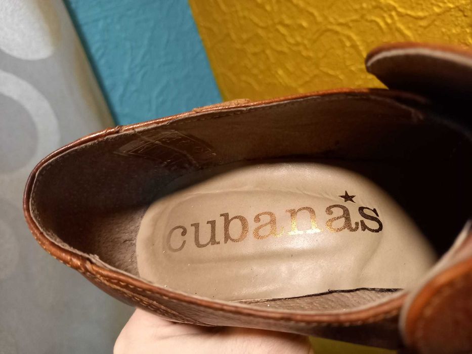 Sapatos Cubanas Nº38