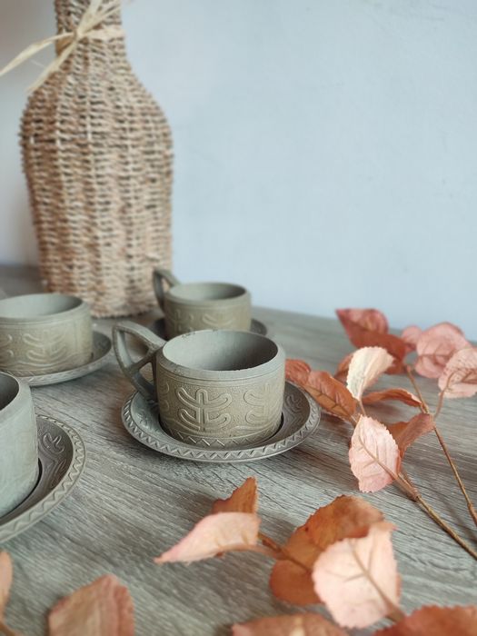 Filiżanki khaki z podstawką wzorzyste plastikowe jesienne zestaw 6