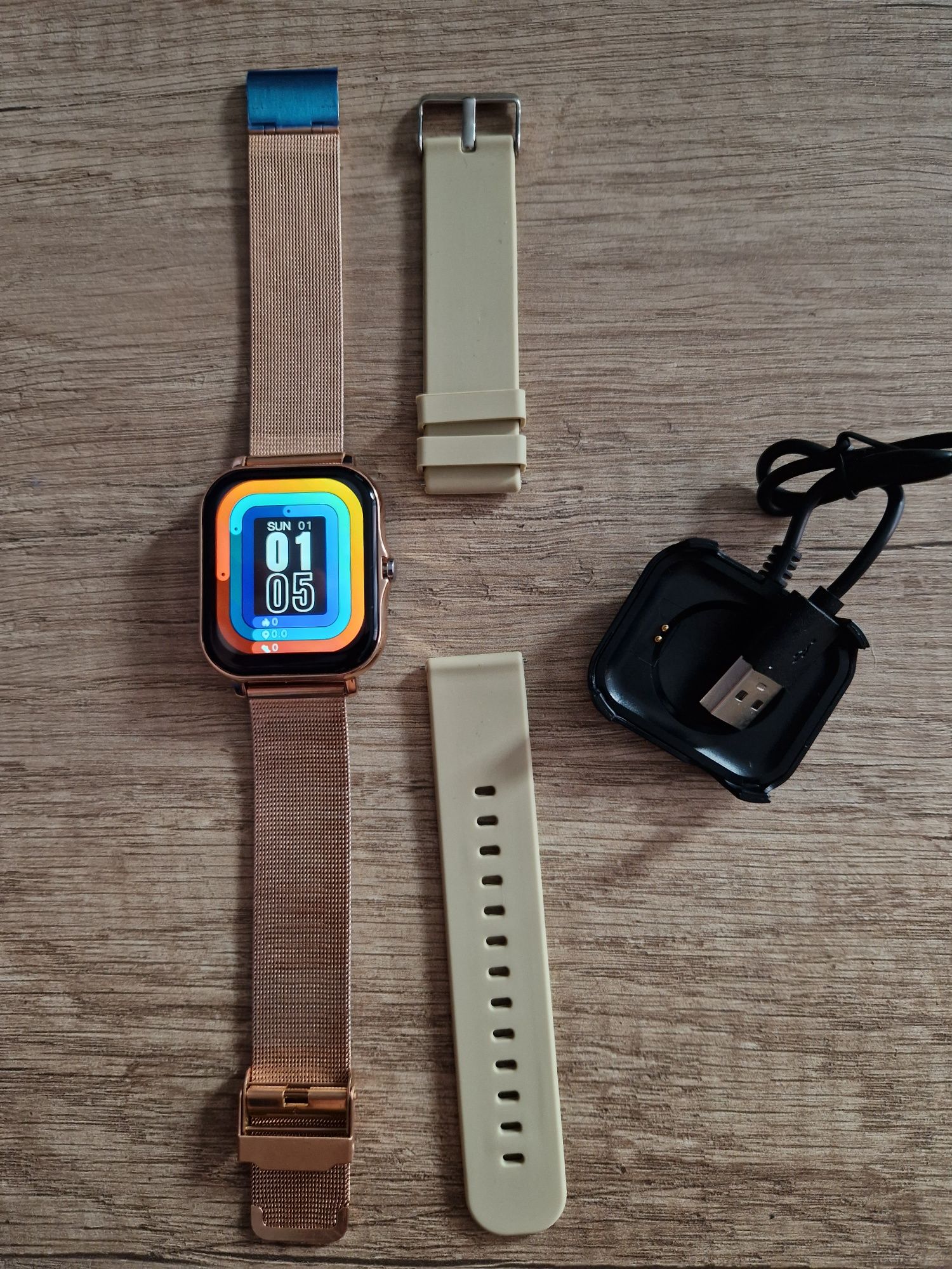 Złoty smartwatch