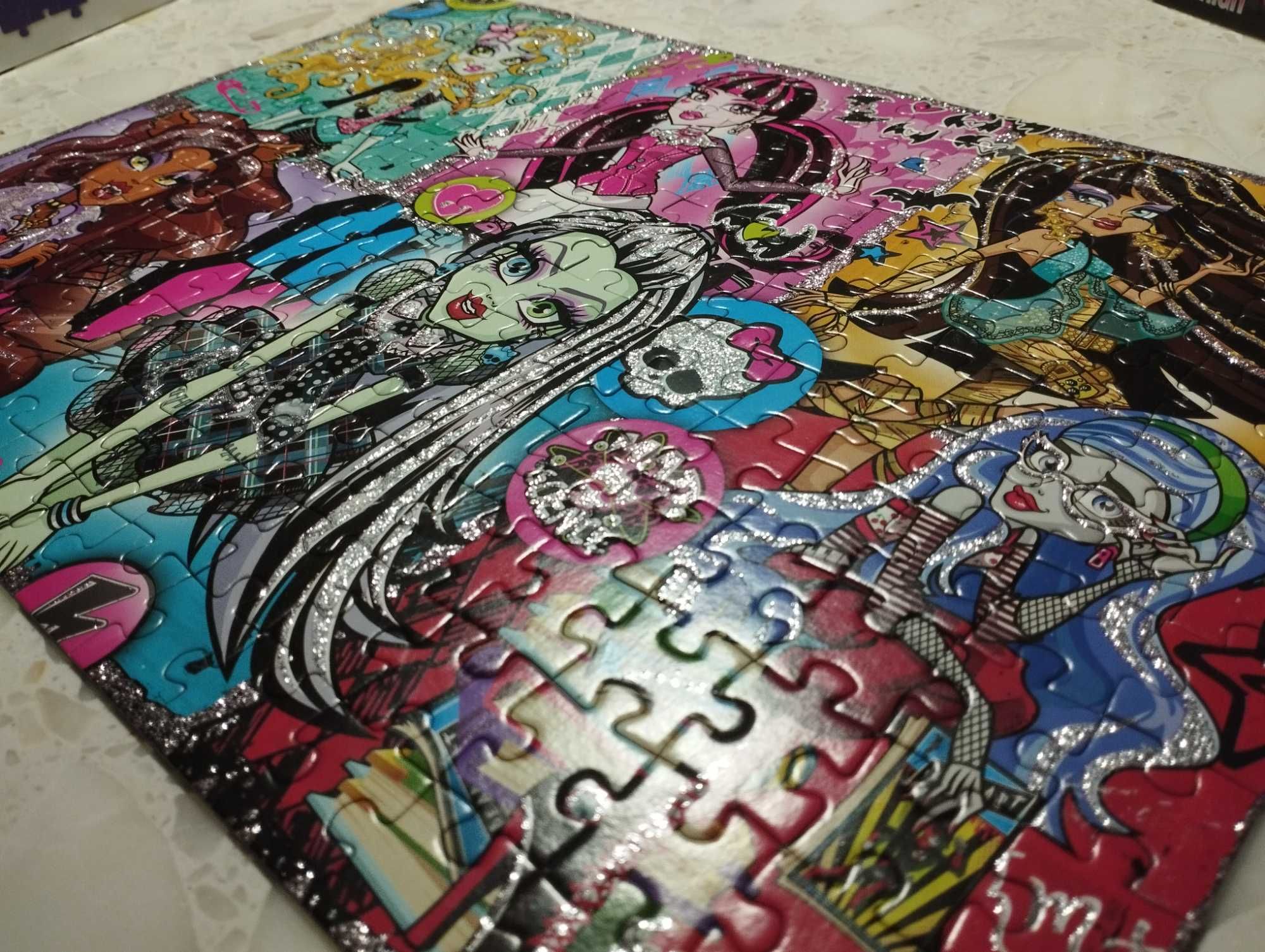 Puzzle Monster High, brokat 200 elementów