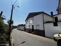 Moradia T3 com Quintal e Terreno em Pinheiro da Bemposta – Oliveira de