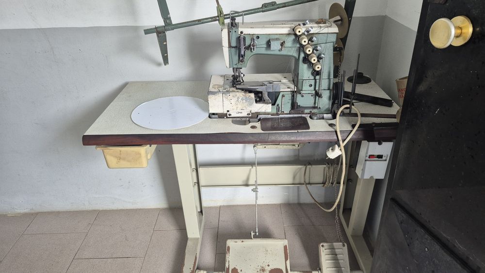 Maquina costura.