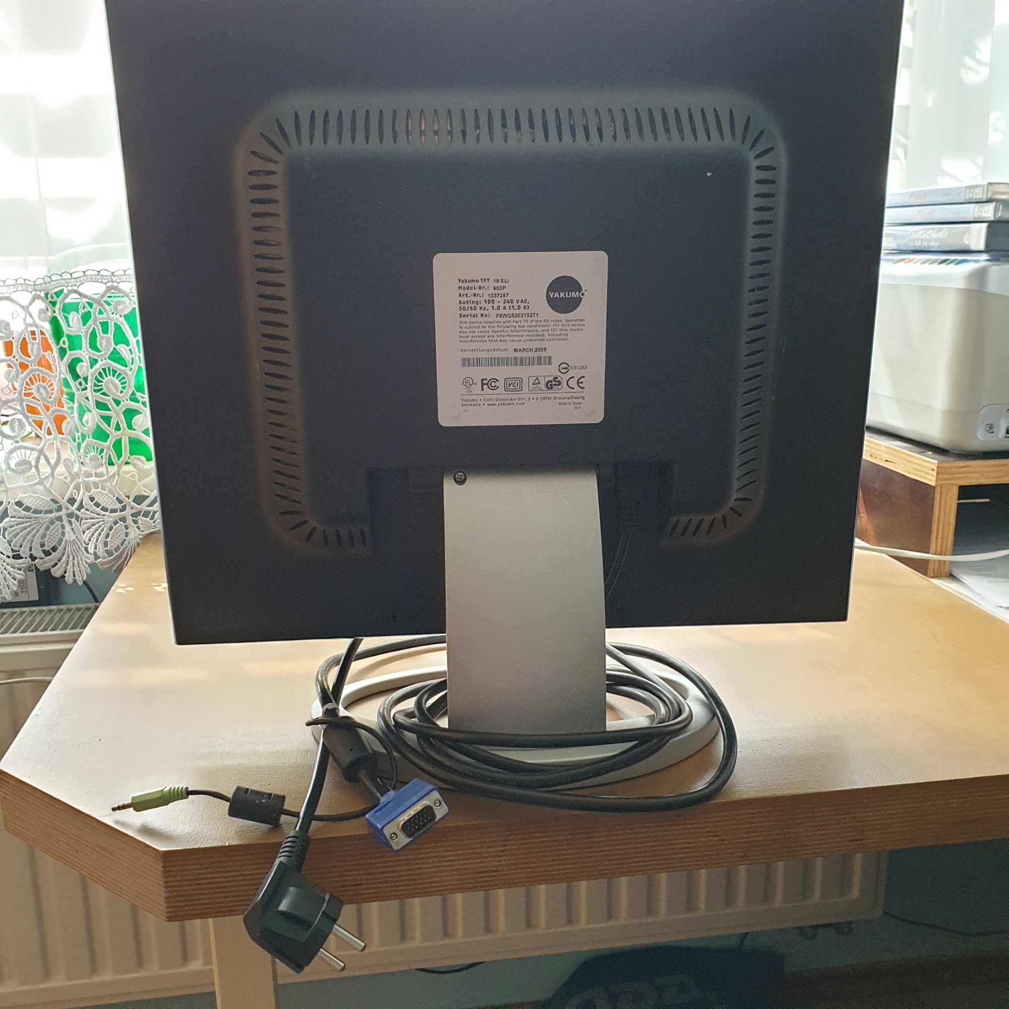 Monitory do kompa YAKUMO i SAMSUNG