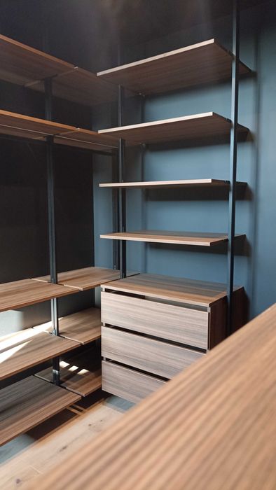 Індивідуальна гардеробна система.