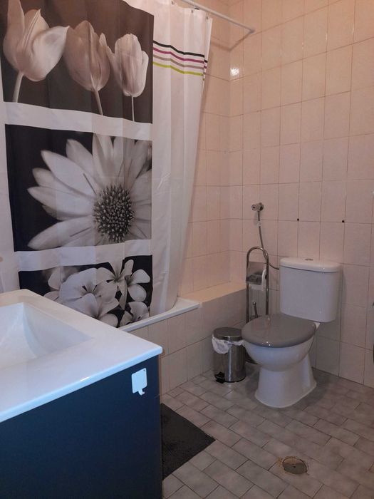 Quarto Individual Ambiente Feminino –Excelente Localização em Braga