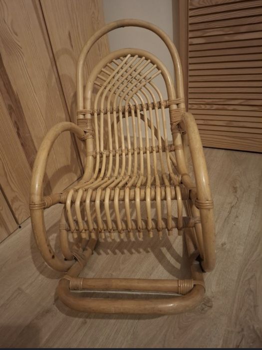 Ratanowy fotel bujany