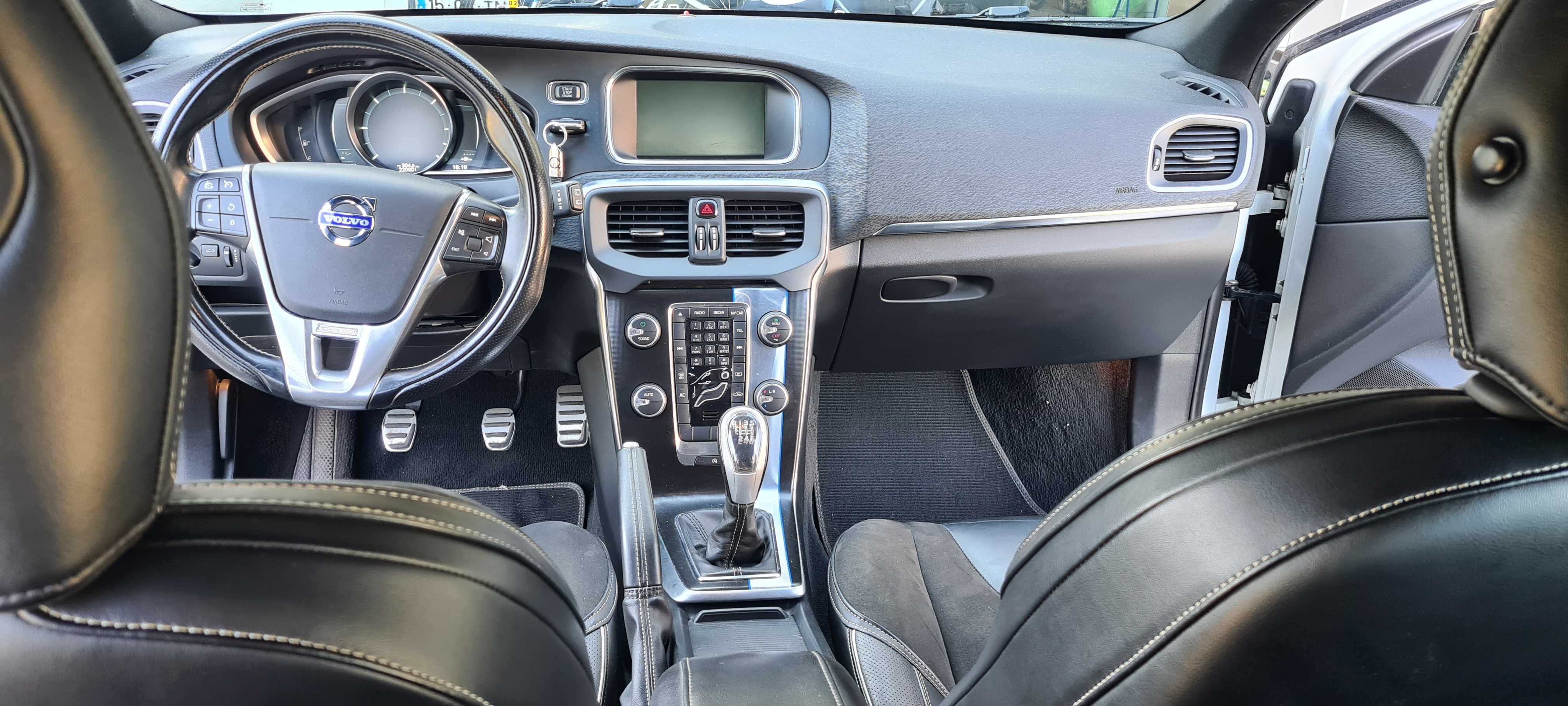 Volvo v40 d2 versão R DESIGN