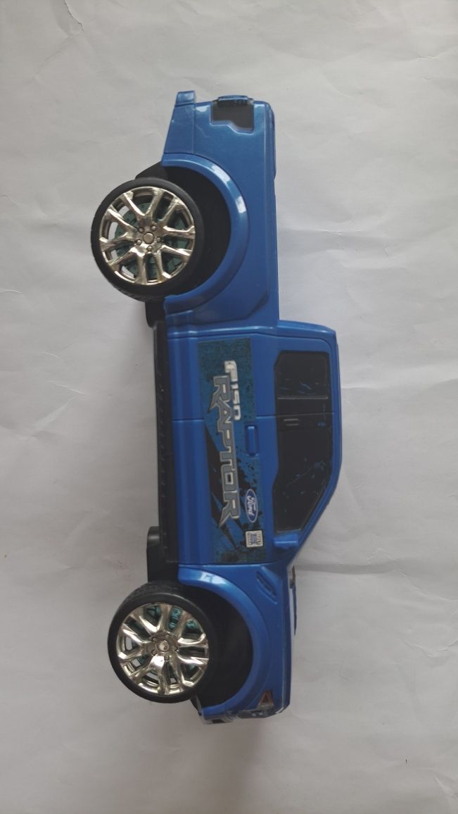 Zdalnie sterowany Ford F-150 Raptor z joystikiem wymiary 33x13 cm