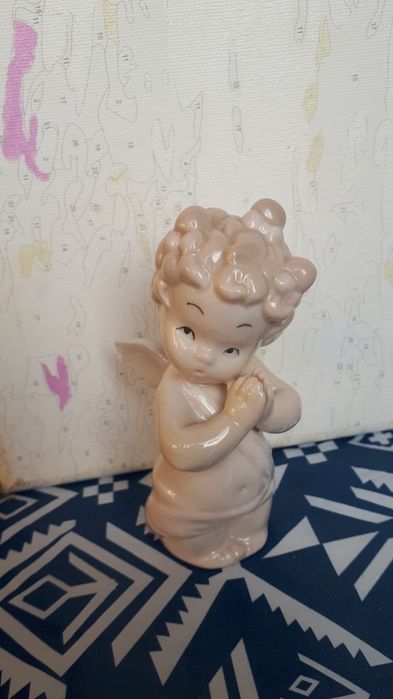 Статуетка фарфоровая ангел