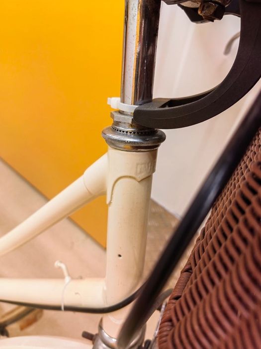 Bicicleta Pasteleira Yé -Yé restaurada