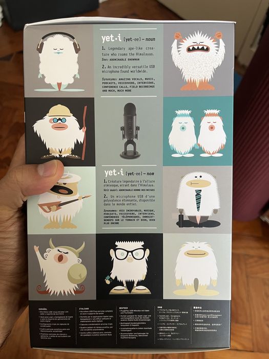 Blue Yeti Blackout Microfone selado c/ Suporte