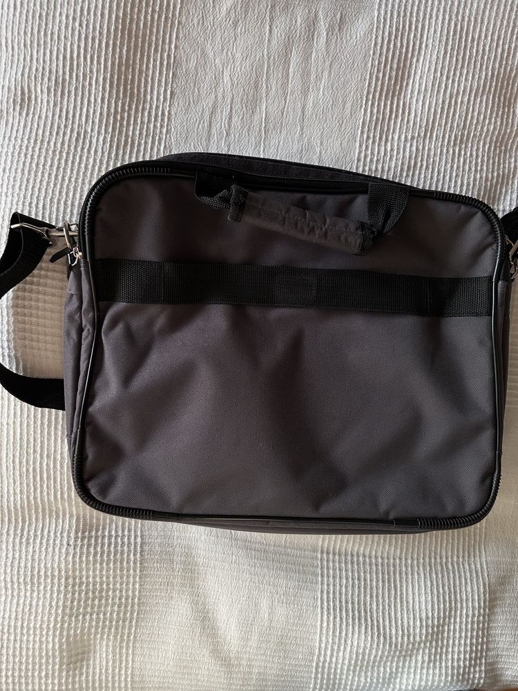 Torba na laptop 15’ Asus neseser wygodna dużo kieszknek