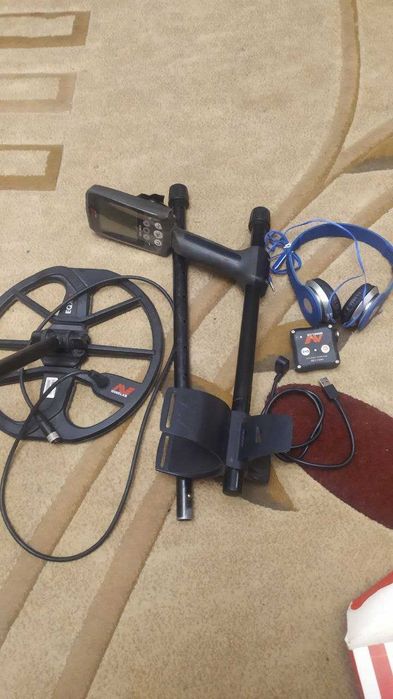 металошукач Minelab 600