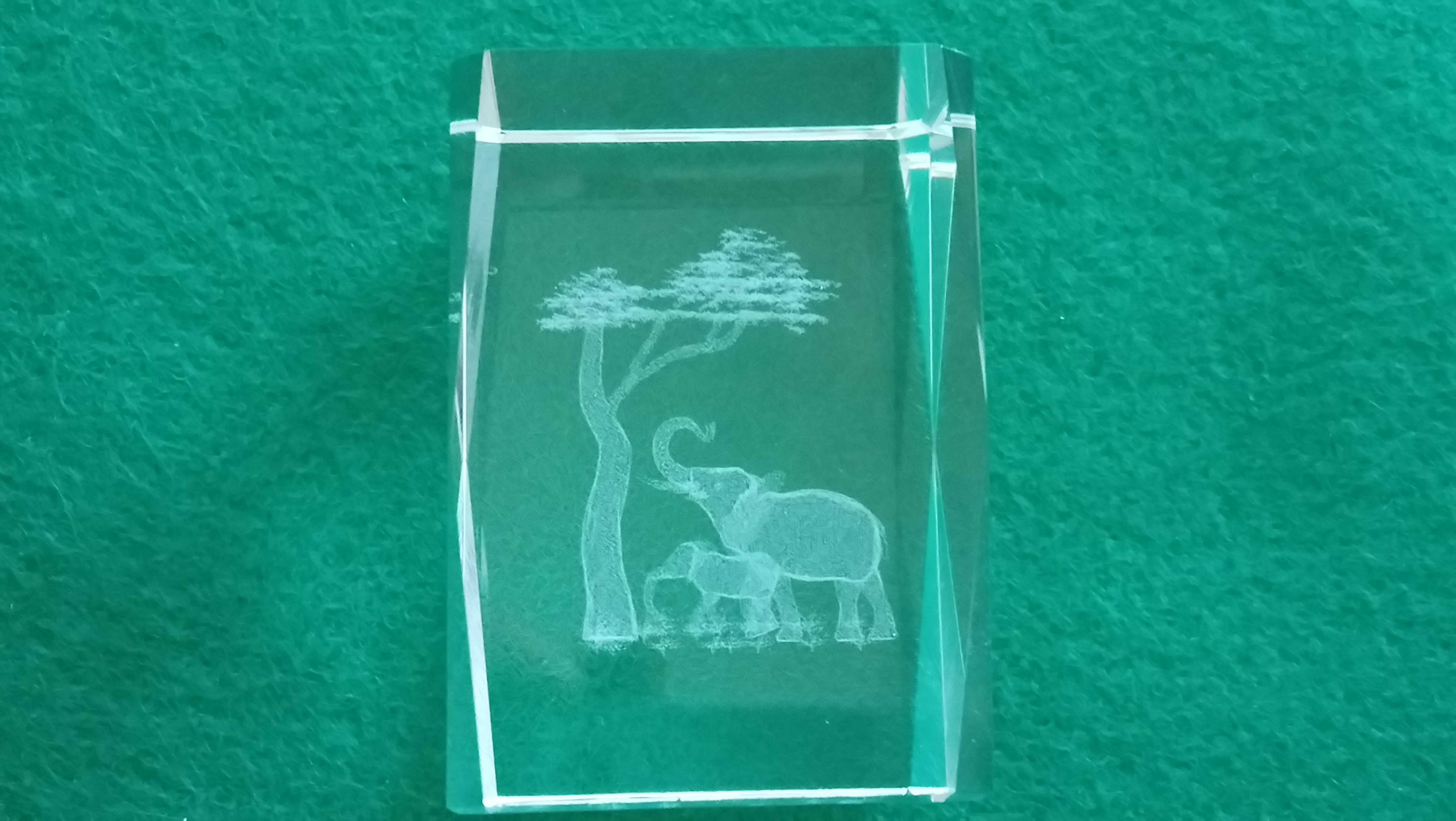 Kryształ 3D grawer w środku Słoniki przycisk do papieru, prezent