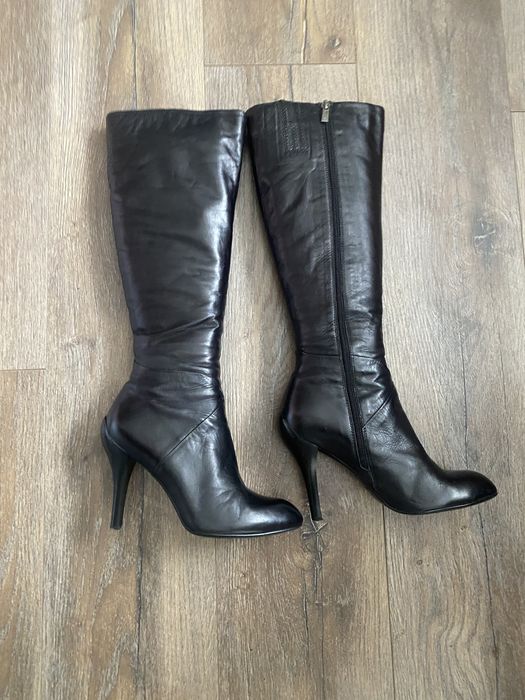 Чоботи на високих підборах