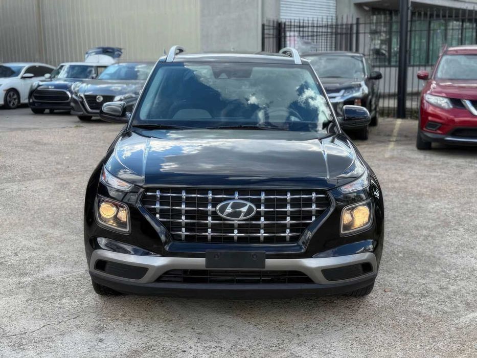 Hyundai Venue      2020