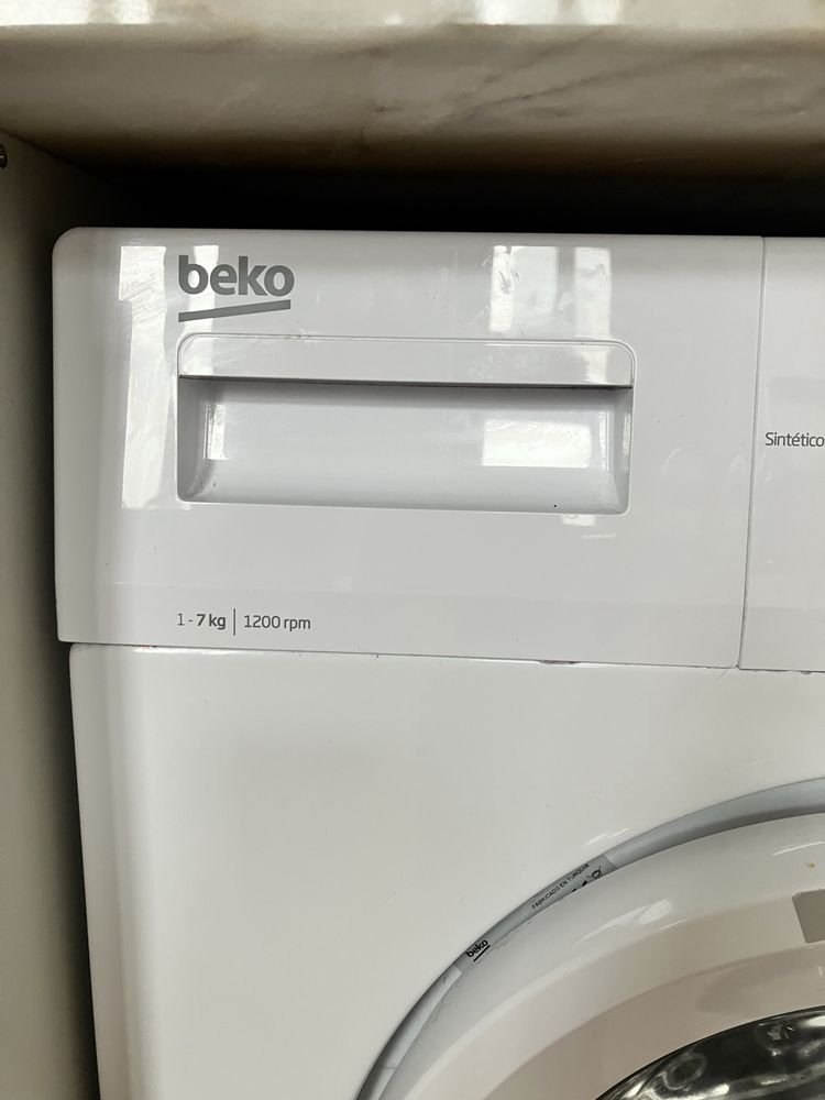 Máquina de Lavar Roupa BEKO WFTE 7611 WWR (7 kg - 1200 rpm - Branco)